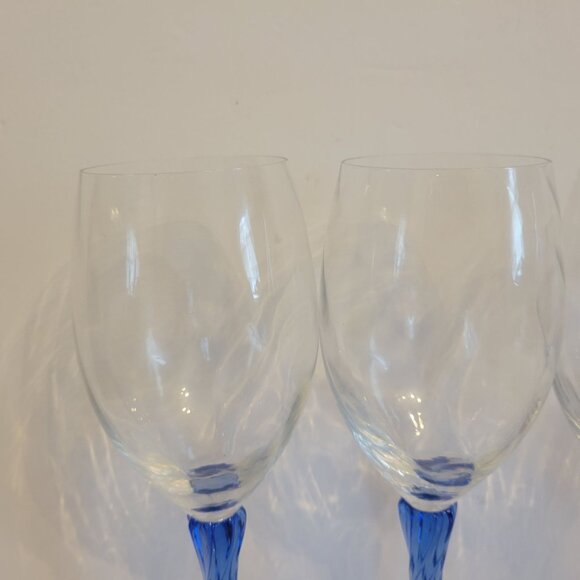 Set Of 4 Elegant Cobalt Blue Twisted Stem Wine Glasses - Picture 3 of 5